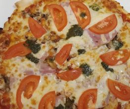STEV'S PIZZ image 6