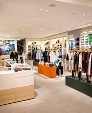 Lacoste Claye Souilly image 2