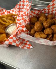 Lucie's Sage & Sand Bar & Grill image 18