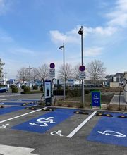 bp pulse Charging Station image 6