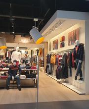 Photo de l'intérieur du magasin Jules Saint Pierre D'Irube