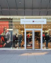 Tommy Hilfiger image 1