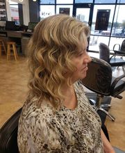 Fantastic Sams Cut & Color image 3