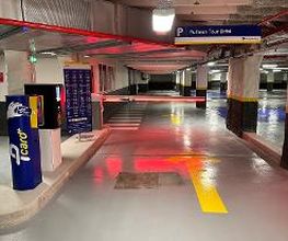 Parking Interparking Pullman - Tour Eiffel image 3