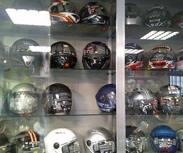 motos-castanera-accesorios-cascos-05.jpg