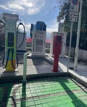 IPLANET Ricarica in sicurezza in modalità ultra fast per tutti i veicoli elettrici.