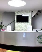 Dr. Kadir Aksogan, Zahnarzt Frankenthal, Zahnmedizin, Implantologie, Kieferorthopädie Bild 2