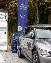 bp pulse Charging Station image 10