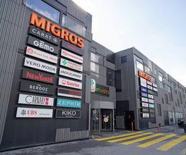 batiment-de-la-pharmacie-sun-store-conthey-forum