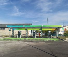 IPLANET Ricarica in sicurezza in modalità ultra fast per tutti i veicoli elettrici.