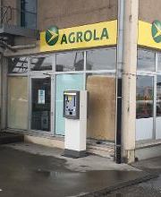 Station-service AGROLA à Avenches, place de la gare avec un terminal pour le paiement
AGROLA Tankstelle in Avenches, eine Tanksäule