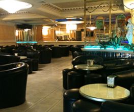 cafeteria-luces-de-bohemia-mesas-04.jpg
