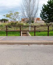 Vallados construidos con plástico 100% reciclados, ideales para parques, jardines, colegios o escuelas y todo tipo de cerramientos que requieran un acabado de tipo natural.