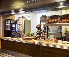 B&B HOTEL Paris Le Bourget image 9