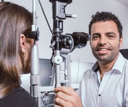Patientenuntersuchung bei Dr. Zarkesh