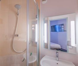 B&B HOTEL Valence Sud image 7