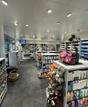 Apotheke-Drogerie Kurz AG Bild 2