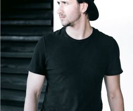 van Soest Stoffe Stilsichere Modeaufnahme mit klassischem Jersey für minimalistische Outfits