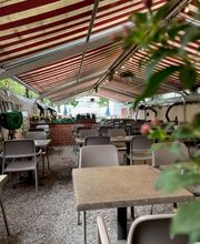 Café, Restaurant du Port Bild 6