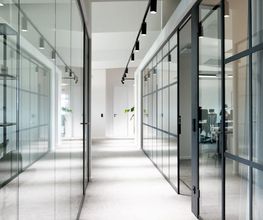 BUZZINLAB – The Club Office in Stuttgart: Eventlocation, Rooftop, Coworking Space, Tagungen, Workshops, Catering, Fotostudio, Podcast-Studio.