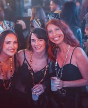 Tin Roof image 14