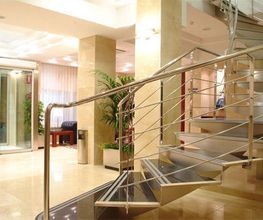 hotel-gran-legazpi-escalera-05.jpg