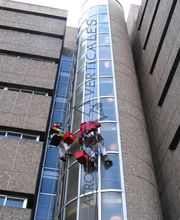 acrobacias-verticales-limpieza-fachadas-05.jpg