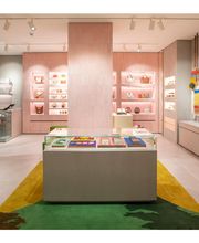 LOEWE La Rinascente Florence – Women’s Accesories immagine 3