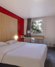 B&B HOTEL La Rochelle Centre image 2