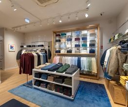 Tommy Hilfiger image 2