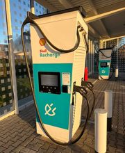 Shell Recharge Charging Station Bild 1