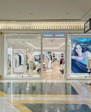 Tommy Hilfiger immagine 1