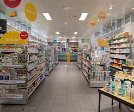 interieur-de-la-pharmacie-sun-store-sion-midi
