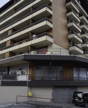 bâtiment-de-la-pharmacie-amavita-verbier