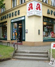 Aussenansicht der Alexandrinen-Apotheke
