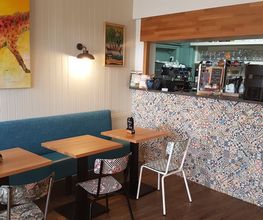 Café de L'Escale image 7