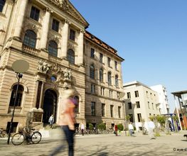 Bildungszentrum Nürnberg Bild 1