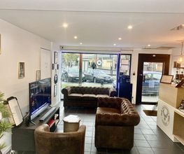 Le Phoenix Barber Institut image 9