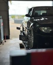 Premio Reifen + Autoservice Blank Bild 7