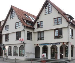 Aussenansicht der Spitzberg-Apotheke Hirschau