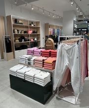 Lacoste Outlet One Nation image 5