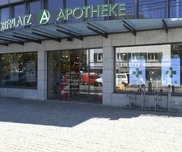 Dorfplatz Apotheke