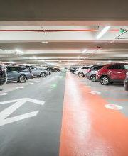 intérieur du parking parking Haussmann Berri à Paris