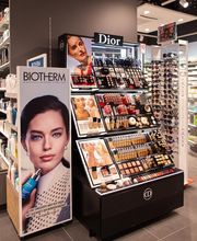 Pharmacie-Amavita-Pré-Guillaume-intérieur