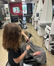 Fantastic Sams Cut & Color image 8