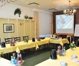 AKZENT Hotel Zur Wasserburg Hotel Garni - bed & breakfast Bild 1