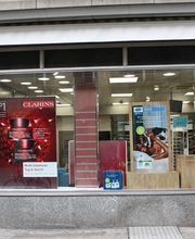 fenster-amavita-apotheke-storchengässchen-bern