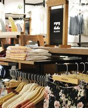 Ponant Surf Shop SARL 7 islands surf company image 14