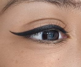 EYE-LINER-CLASICO-ERRENTERIA.jpg