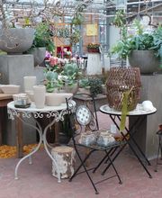 Bepflanzungsgefäße und Dekoartikel